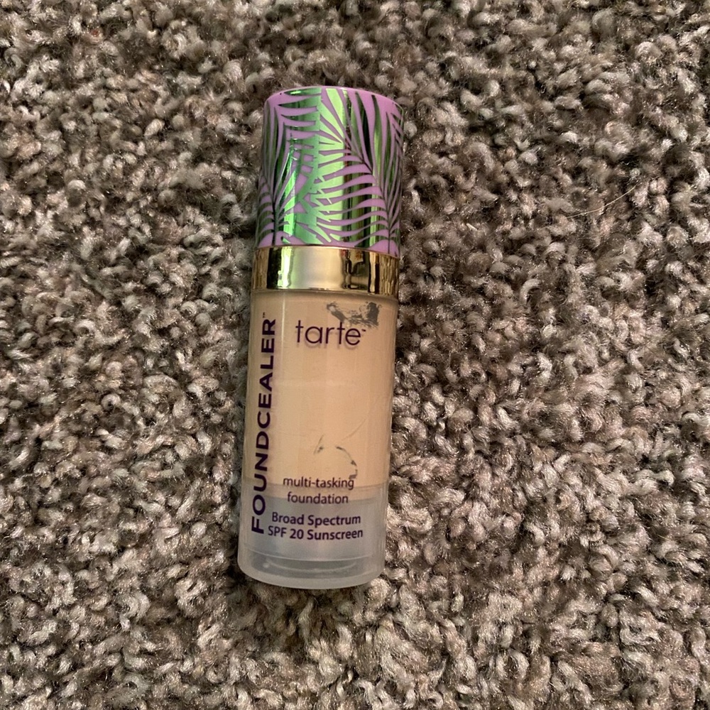 Tarte foundcealer